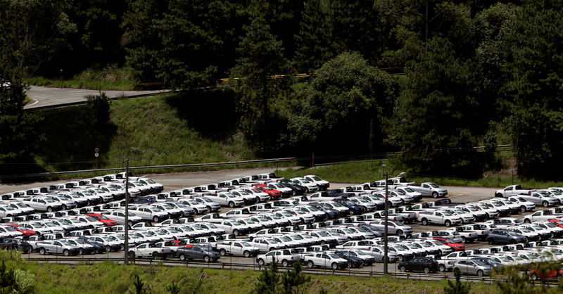 © Reuters. Estacionamento de fábricante de veículos em São Bernardo do Campo