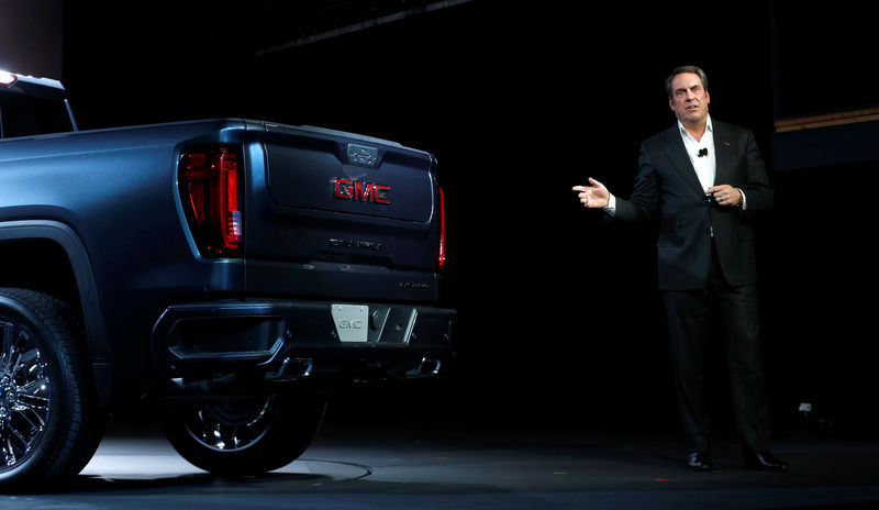 © Reuters. General Motors Executive Vice President Global Product Design Mark Reuss talks about the new 2019 GMC Sierra Denali pickup truck at the Russell Industrial Center in Detroit,