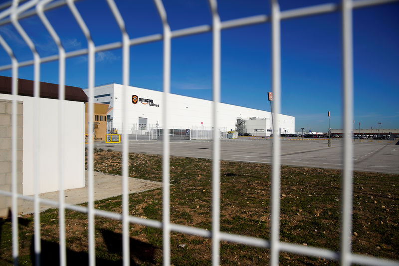 © Reuters. The Amazon fulfilment centre is seen in San Fernando de Henares near Madrid