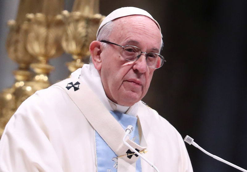 © Reuters. Pope Francis leads a mass to mark the World Day of Peace in Saint Peter's Basilica at the Vatican