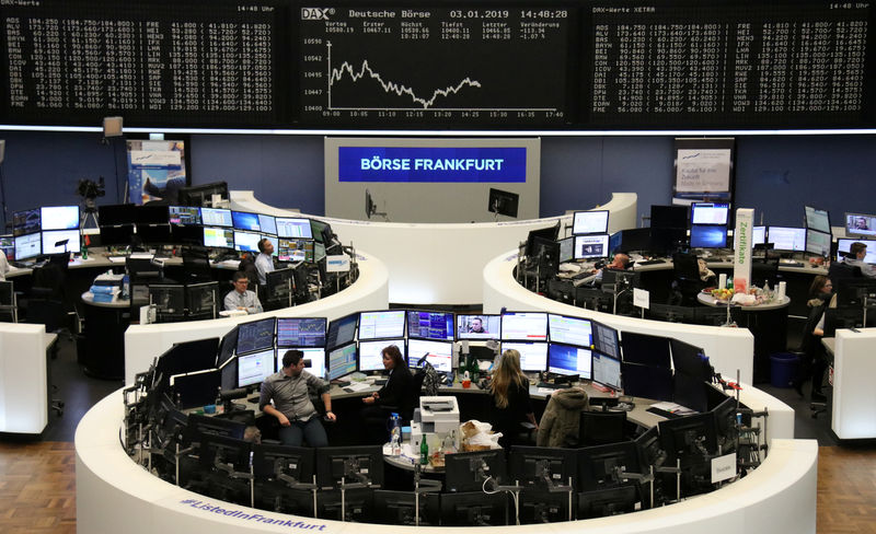 © Reuters. Gráfico do índice de ações alemão DAX é visto na bolsa de valores de Frankfurt