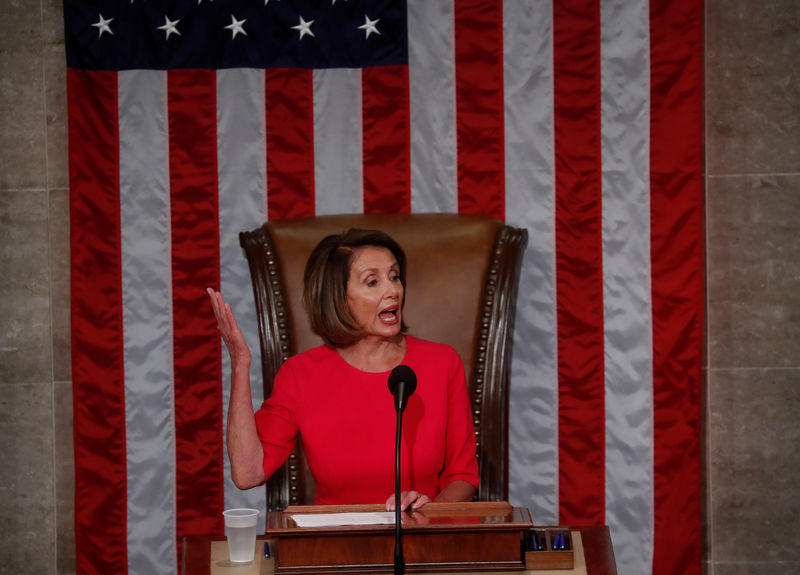 © Reuters. Presidente da Câmara dos Deputados dos EUA, Nancy Pelosi, discursa após ser eleita presidente da Casa