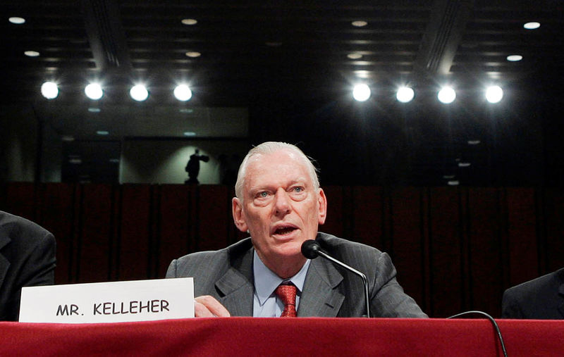 © Reuters. FILE PHOTO: Southwest Airlines Chairman Herb Kelleher testifies during a Senate Commerce, Science, and Transportation Subcommittee on Aviation hearing on the Wright amendment on Capitol Hill in Washington