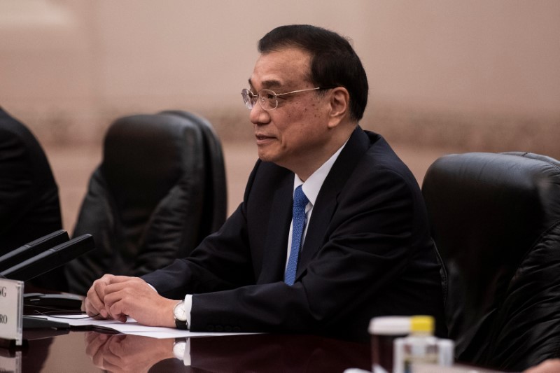 © Reuters. China reducirá las reservas obligatorias de los bancos y los impuestos ante las malas noticias