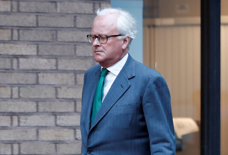 © Reuters. Former Barclays banker, John Varley, arrives at Southwark Crown Court, in central London