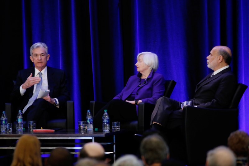 © Reuters. U.S. Federal Reserve Chairman Jerome Powell, former Fed chairs Janet Yellen and Ben Bernanke speak during a panel discussion at the American Economic Association/Allied Social Science Association 2019 meeting in Atlanta