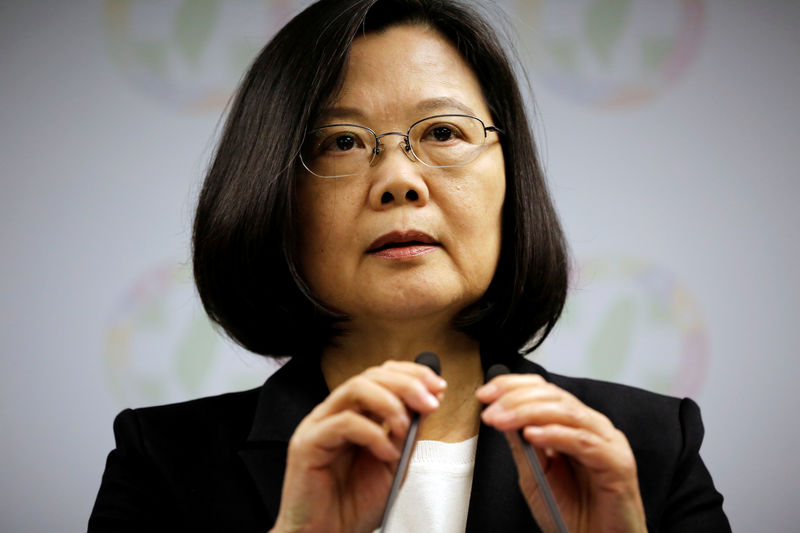 © Reuters. رئيسة تايوان تتعهد بالدفاع عن الديمقراطية