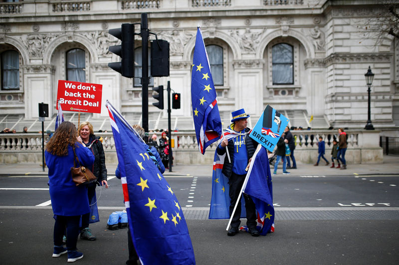 © Reuters. Los británicos votarían ahora quedarse en la UE, quieren un nuevo referéndum- sondeo