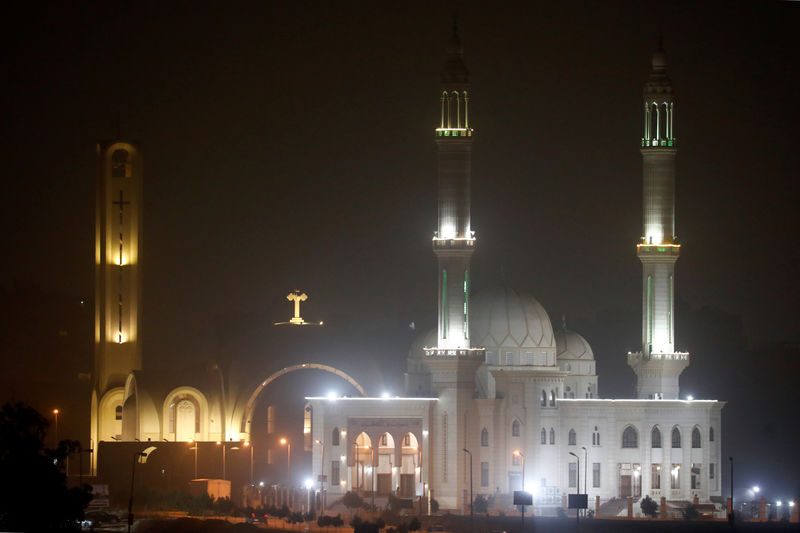 © Reuters. السيسي يفتتح مسجدا ضخما وأكبر كاتدرائية في الشرق الأوسط في العاصمة الإدارية