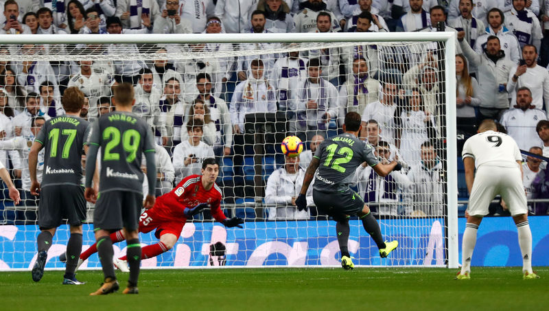 © Reuters. مشاكل ريال مدريد تزداد بهزيمة مفاجئة أمام ضيفه سوسيداد