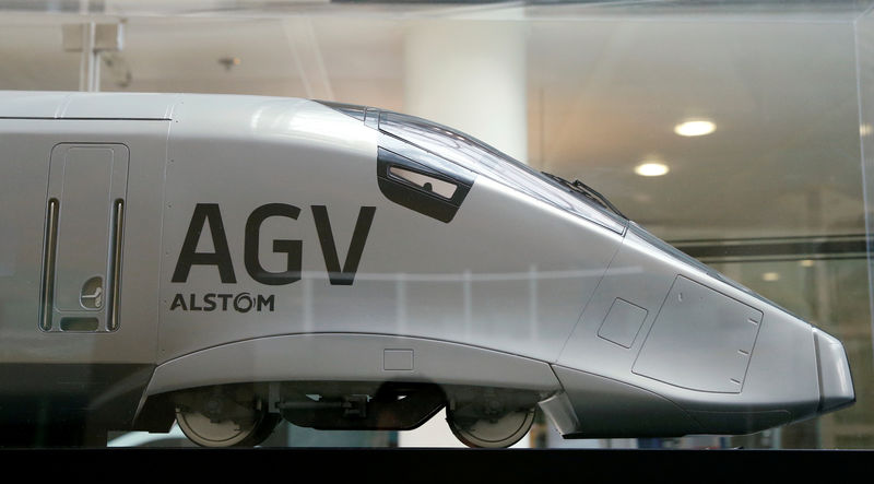 © Reuters. FILE PHOTO: A scale model of an AGV high speed train with the logo of Alstom is seen before a news conference to present the company's full year 2016/17 annual results in Saint-Ouen