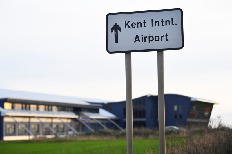 © Reuters. A sign of disused Manston Airport is seen during a trial of how road will cope in case of a "no-deal" Brexit, Kent