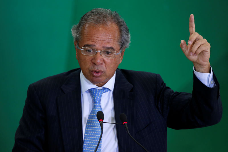 © Reuters. Ministro da Economia, Paulo Guedes, discursa em evento no Palácio do Planalto