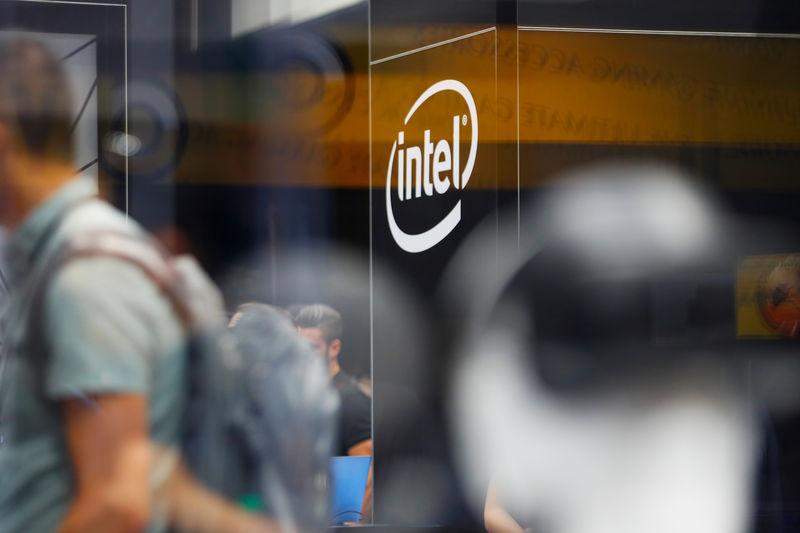 © Reuters. FILE PHOTO: The Intel logo is shown at E3, the world's largest video game industry convention in Los Angeles