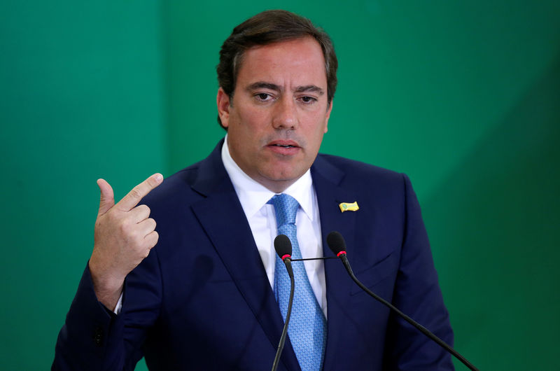 © Reuters. Novo presidente da Caixa Econômica Federal, Pedro Guimarães, durante cerimônia no Palácio do Planalto