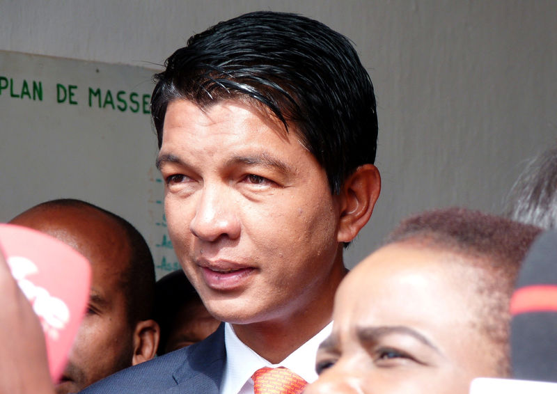 © Reuters. محكمة مدغشقر تعلن فوز راجولينا برئاسة البلاد