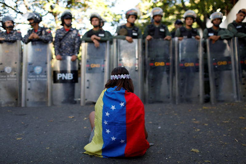 © Reuters. Venezuela torturó a decenas de militares y a sus familiares, según grupos de Derechos Humanos
