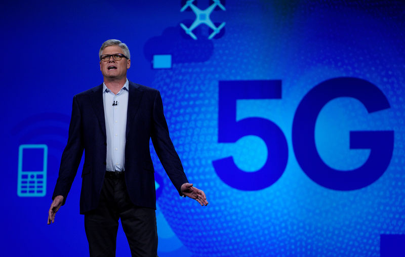 © Reuters. Steve Mollenkopf, Qualcomm CEO, speaks during his keynote address at CES in Las Vegas