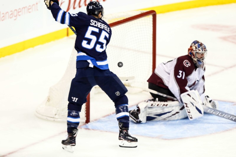 © Reuters. NHL: Colorado Avalanche at Winnipeg Jets