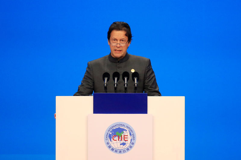 © Reuters. Pakistani Prime Minister Imran Khan speaks at the opening ceremony for the first China International Import Expo (CIIE) in Shanghai