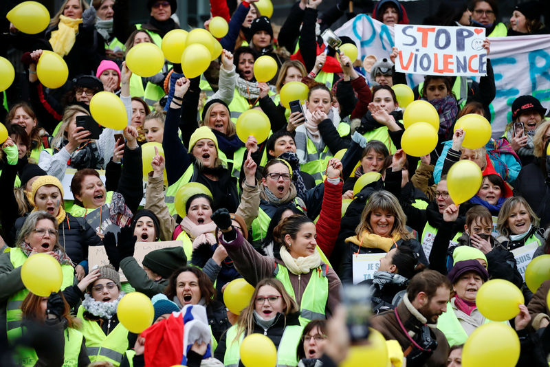 © Reuters. Dior adelantará la fecha de su desfile en París para evitar a los "chalecos amarillos"