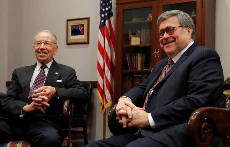 © Reuters. Senator Charles Grassley meets with U.S. Attorney General nominee William Barr in Washington