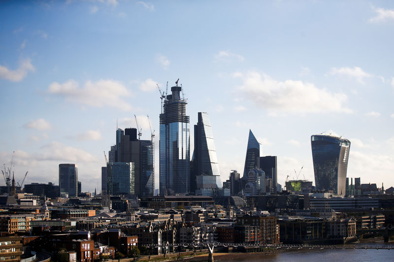 © Reuters. FILE PHOTO: The City of London can be seen from the Sea Containers building in London