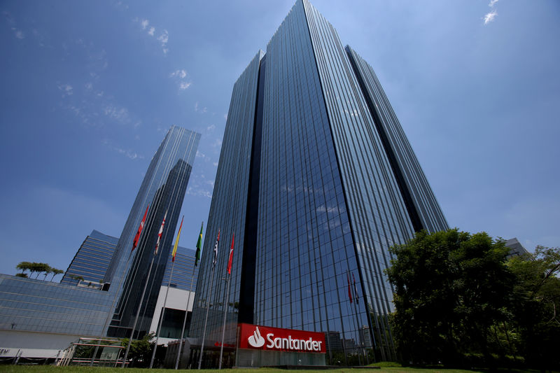 © Reuters. Santander bank office building is seen in Sao Paulo