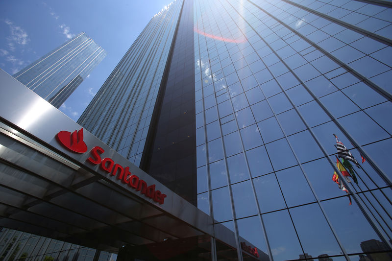 © Reuters. Santander bank office building is seen in Sao Paulo