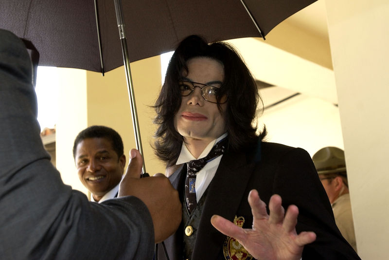 © Reuters. Los herederos de Michael Jackson critican las "patéticas" denuncias de abuso en un nuevo documental