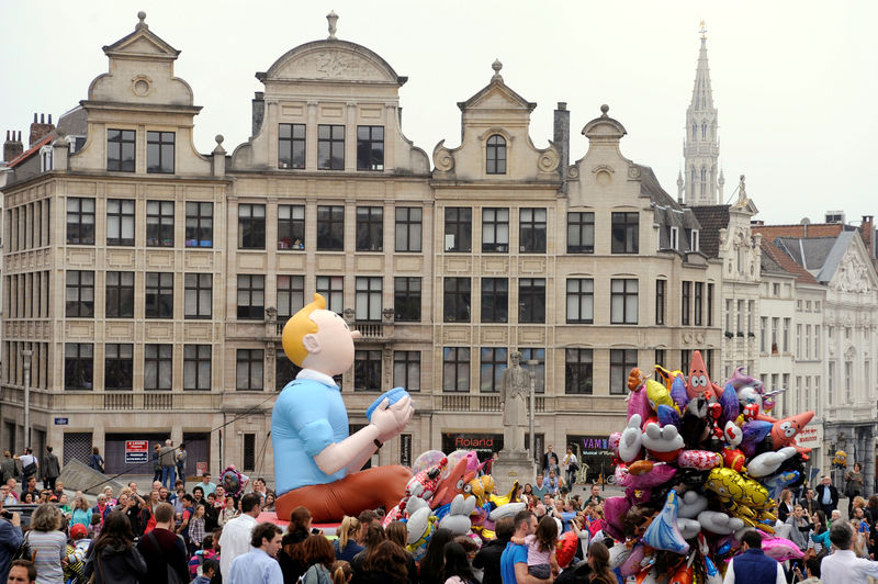 © Reuters. Foto de archivo. Un globo flotante de Tintín durante un desfile en Bruselas