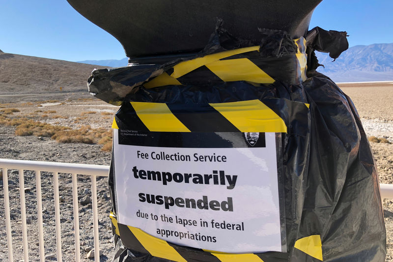 © Reuters. A National Park entrance fee collection service is temporarily suspended at Badwater Basin in Death Valley National Park in California
