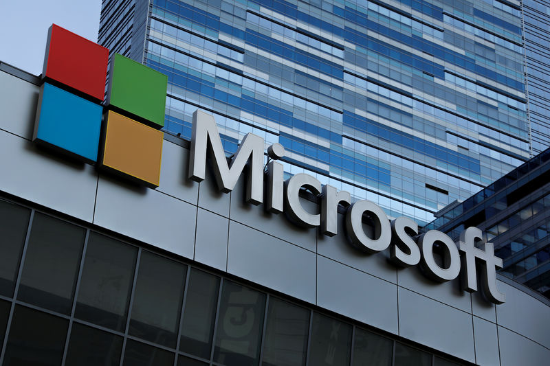 © Reuters. The Microsoft sign is shown on top of the Microsoft Theatre in Los Angeles, California