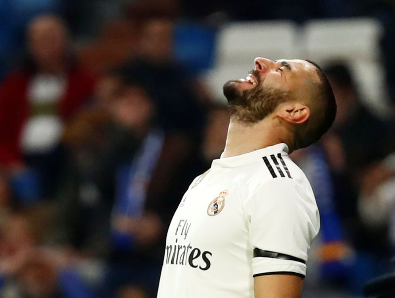 © Reuters. Benzema y Vallejo se suman a lista de lesionados del Real Madrid