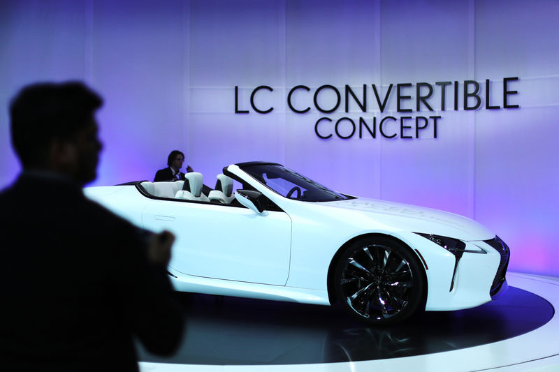 © Reuters. Lexus LC Convertible concept car is shown at the North American International Auto Show in Detroit, Michigan