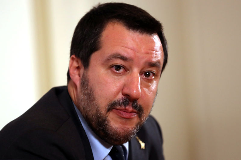 © Reuters. FILE PHOTO: Italian Deputy Prime Minister and right-wing League party leader Matteo Salvini attends a news conference at the Foreign Press Club in Rome