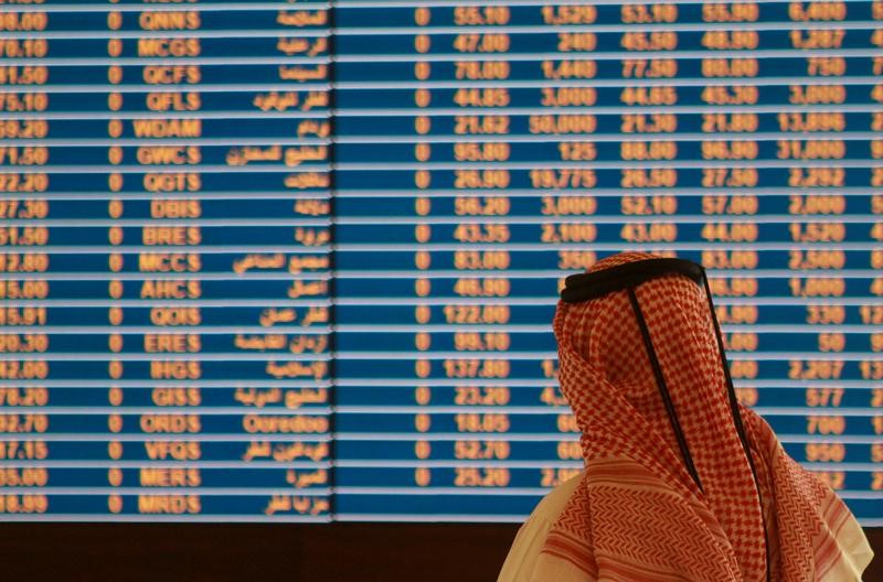 © Reuters. البورصة السعودية ترتفع بدعم البنوك ودبي تتراجع تحت ضغط داماك