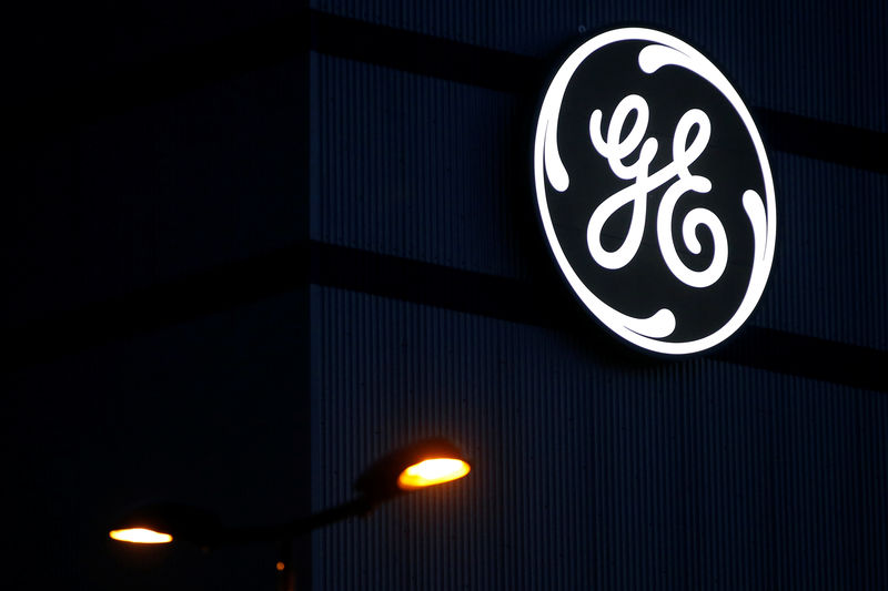 © Reuters. Logomarca da GE em unidade da empresa na França