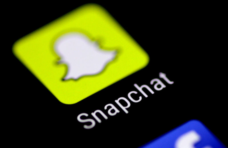 © Reuters. The Snapchat messaging application is seen on a phone screen