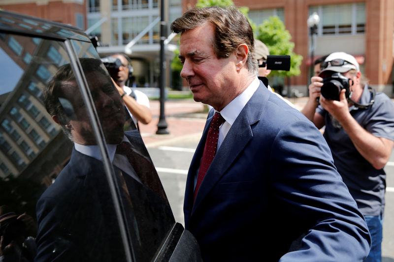 © Reuters. FILE PHOTO: Manafort departs U.S. District Court in Alexandria, Virginia