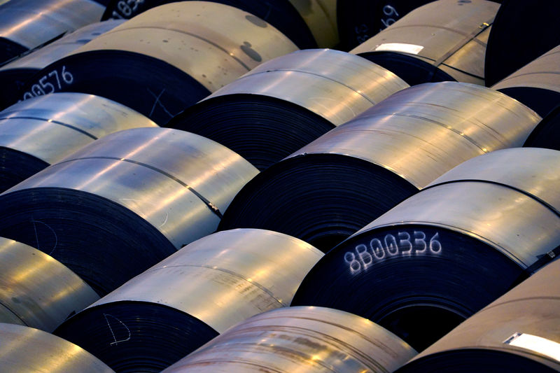 © Reuters. FILE PHOTO: Steel rolls are lined up at the ArcelorMittal steel plant in Sestao
