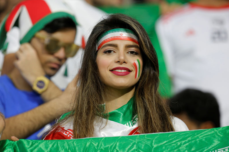 © Reuters. العراق يتعادل مع إيران وينتظر قطر أو السعودية بكأس آسيا