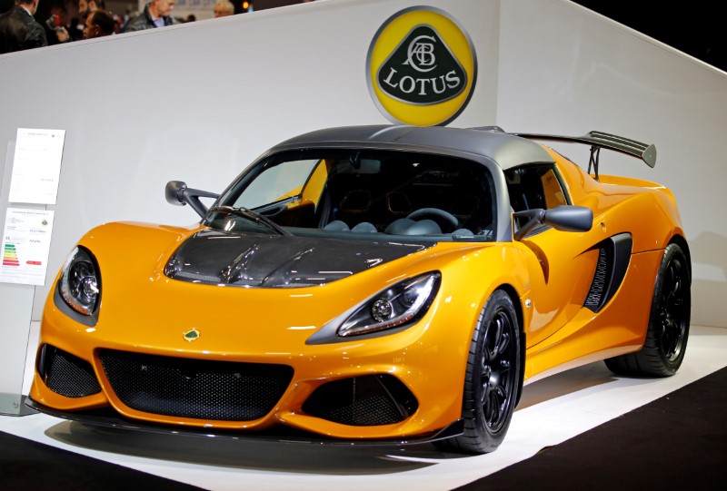 © Reuters. FILE PHOTO: The Lotus Exige Sport 410 is seen during the first press day of the Paris auto show, in Paris