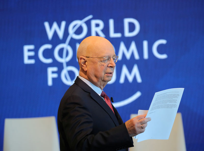 © Reuters. Founder and Executive Chairman of the WEF Klaus Schwab attends a news conference ahead of the Davos annual meeting in Cologny
