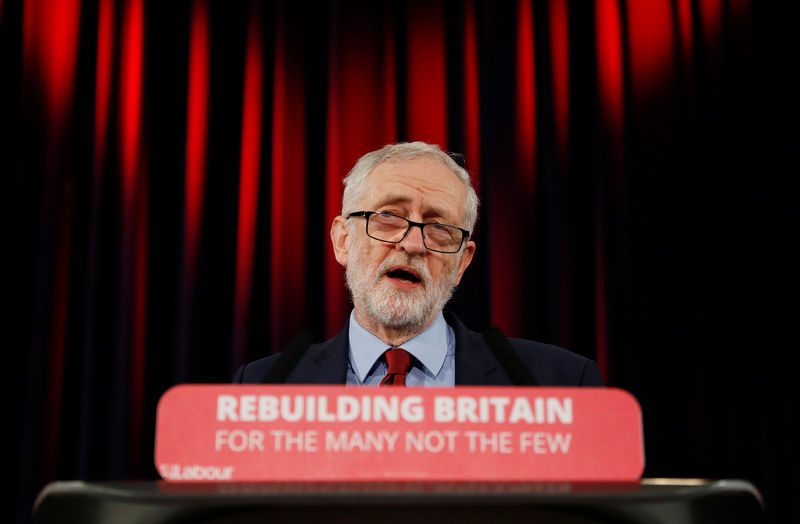 © Reuters. Labour leader Jeremy Corbyn gives speech in Hastings