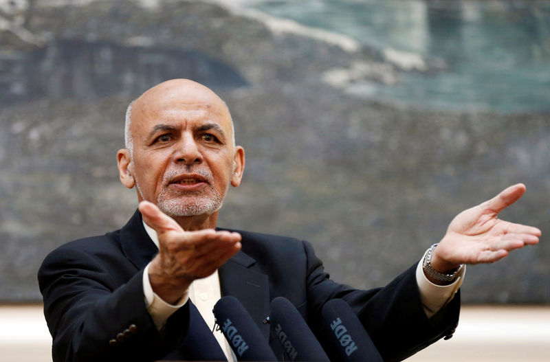 © Reuters. الرئيس الأفغاني يشكر باكستان على مساعدتها في محادثات طالبان