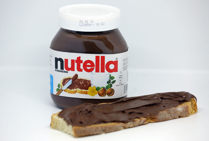 © Reuters. FILE PHOTO: Jars of Nutella chocolate-hazelnut paste is seen in this picture illustration