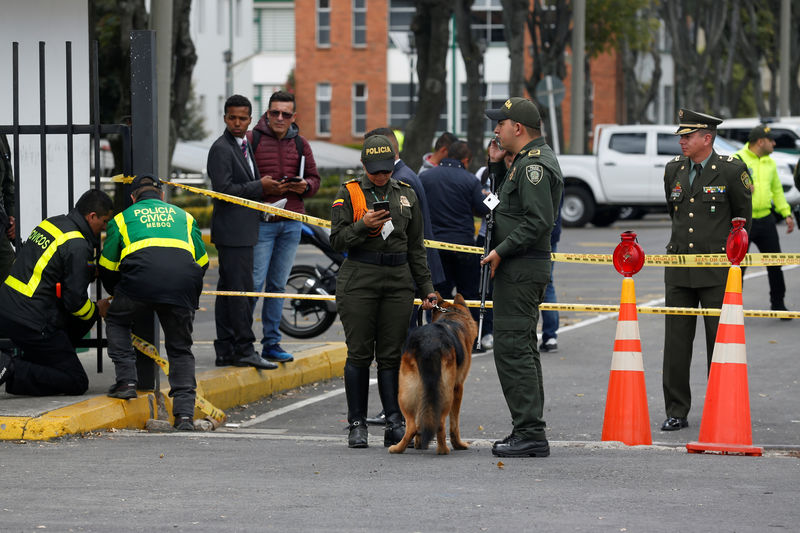 © Reuters. ثمانية قتلى في انفجار سيارة ملغومة بأكاديمية الشرطة بكولومبيا
