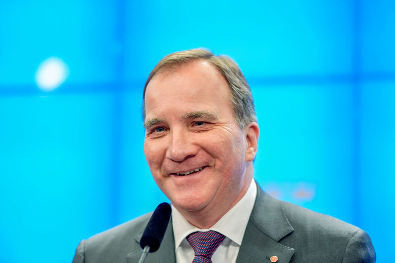 © Reuters. FILE PHOTO: Swedish PM Lofven attends news conference in Stockholm