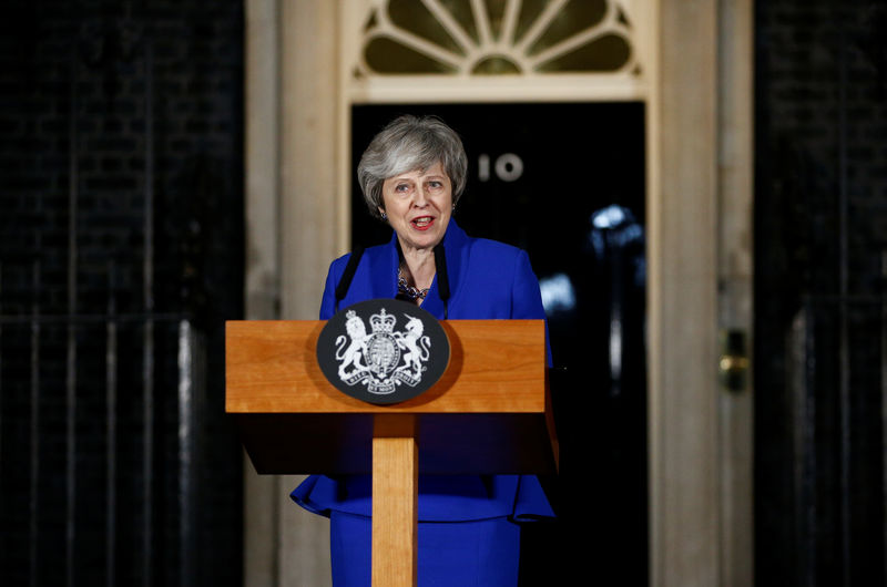 © Reuters. Britain's Prime Minister Theresa May makes a statement in London